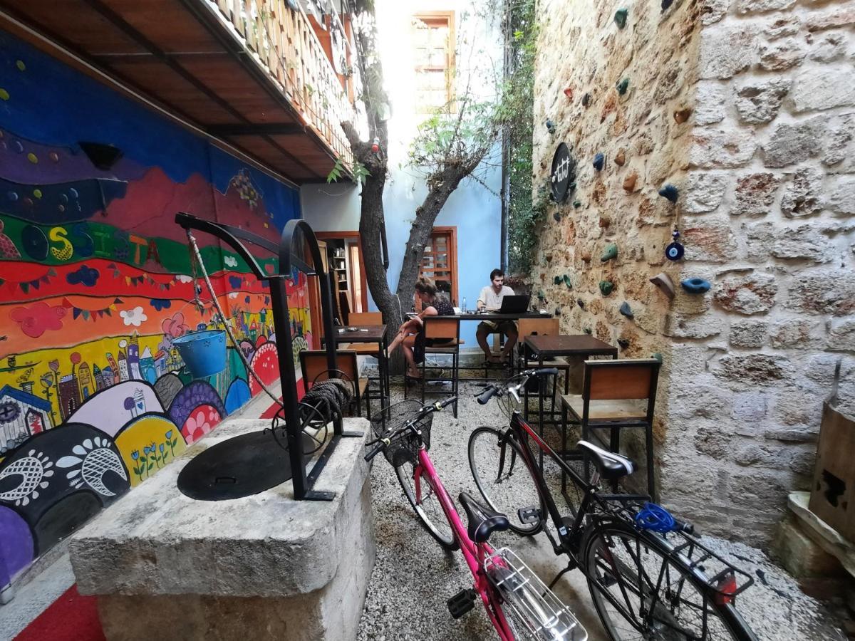 Kuyu Beergarden Hostel Antalya Bagian luar foto