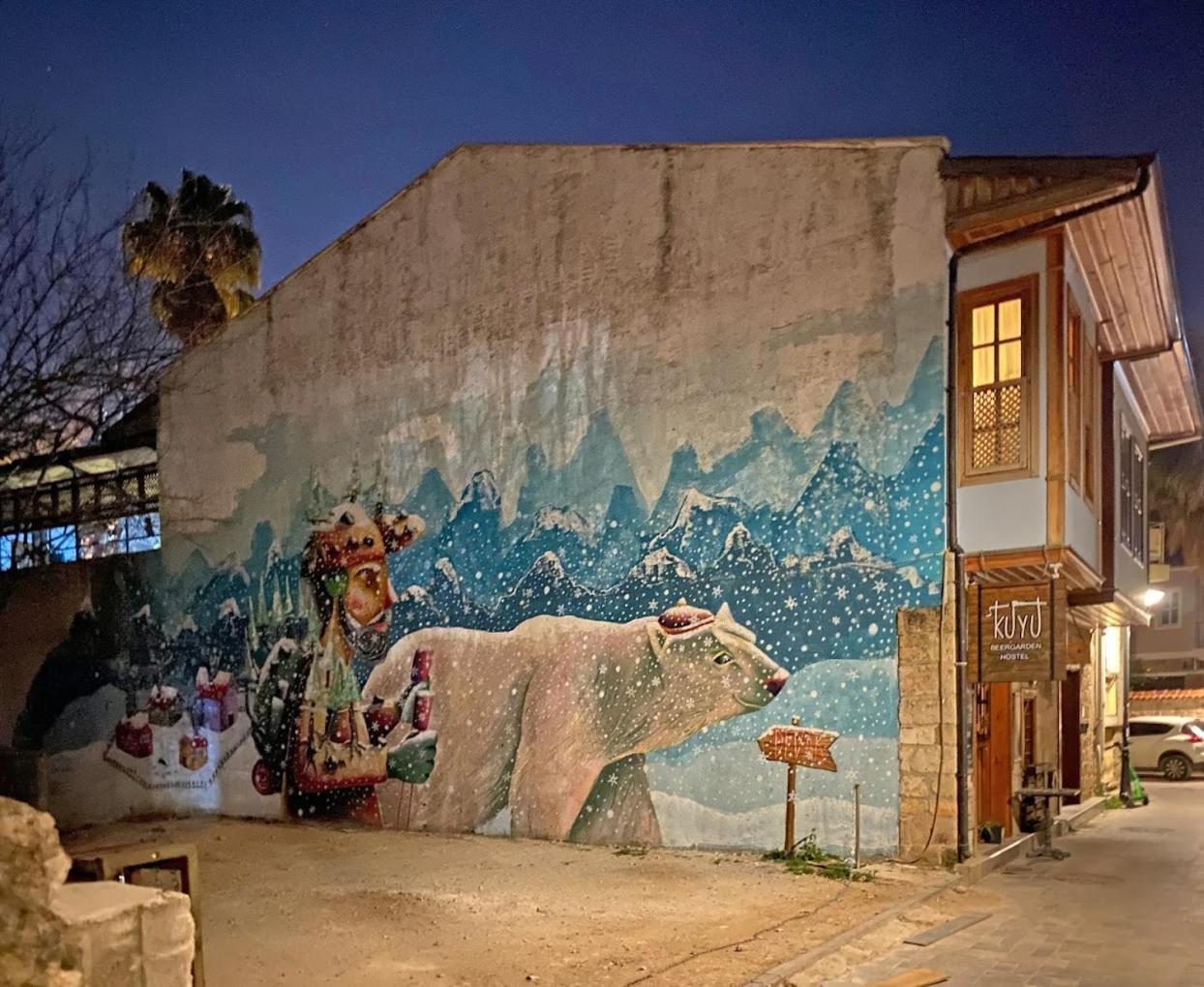 Kuyu Beergarden Hostel Antalya Bagian luar foto